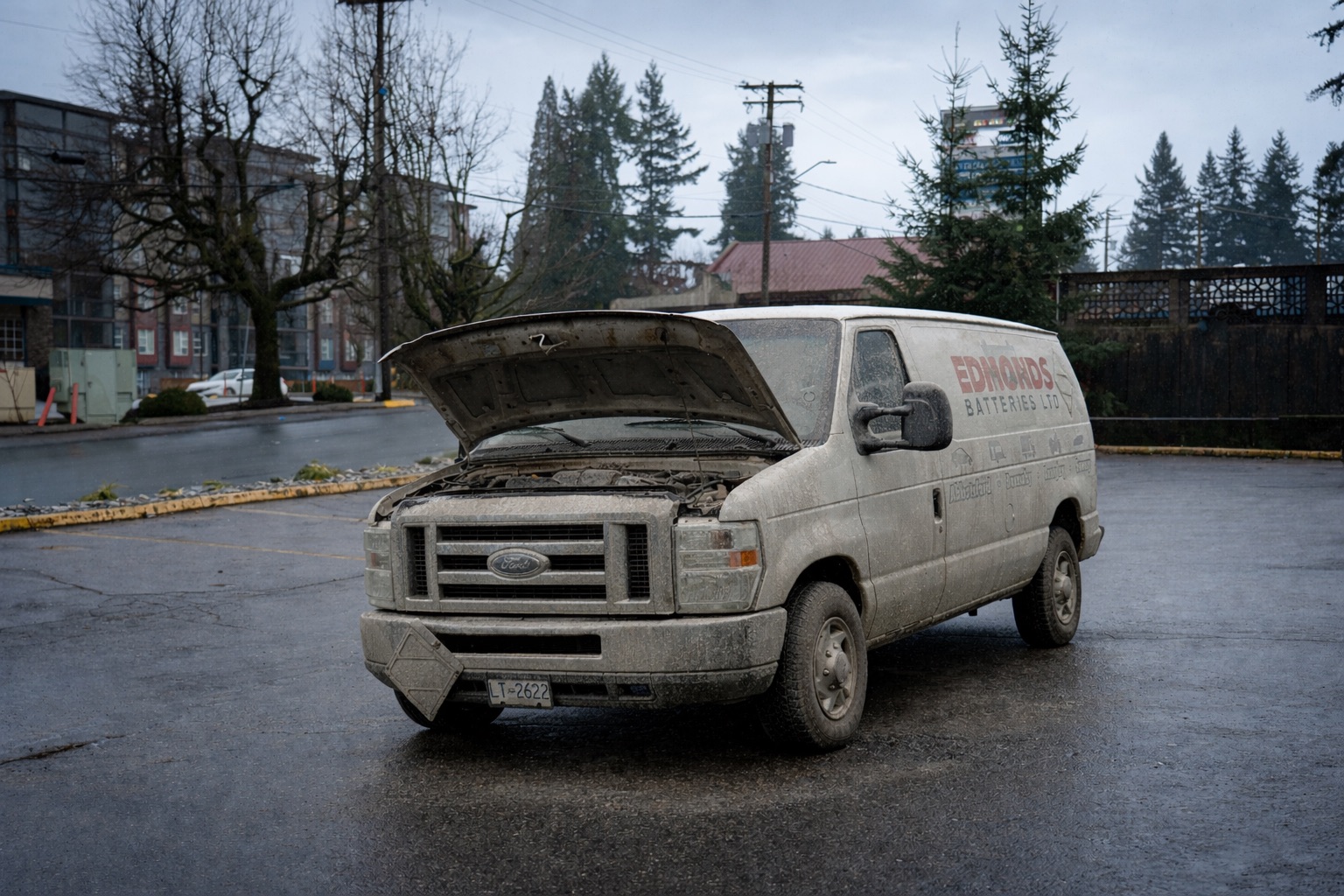 When one vehicle in your fleet breaks down, it creates a chain reaction that costs you money, stresses your drivers, and upsets your customers. This blog explains how to stop the chaos before it starts with priority service and simple daily checks.