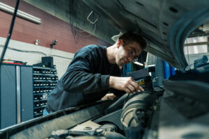Fleet repair near me dealership techs: The High Cost of the Flat Rate