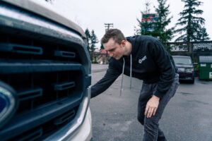 Finding reliable fleet repair near me is the only way to prevent a house of cards from collapsing. In the world of logistics and service, your schedule depends on every vehicle being functional. When one truck goes down, the entire week’s calendar often follows.
